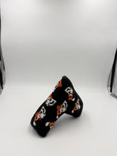 Load image into Gallery viewer, Smathers &amp; Branson Swinging Pete Putter Headcover

